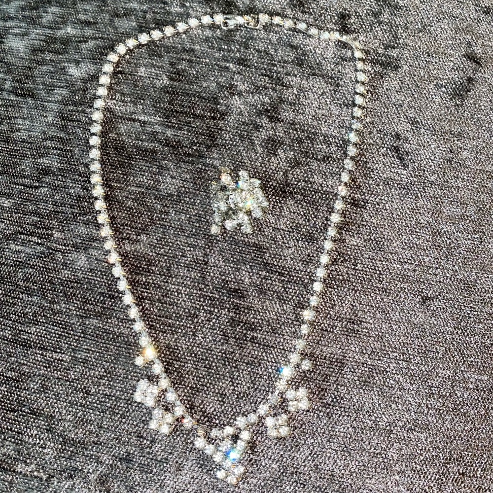 VINTAGE RHINESTONE DIAMOND CLUSTERS NECKLACE & SHOES CLIP READ DESCRIPTION !!